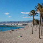 Almeria city beach: guía completa para disfrutar de la playa urbana de Almería